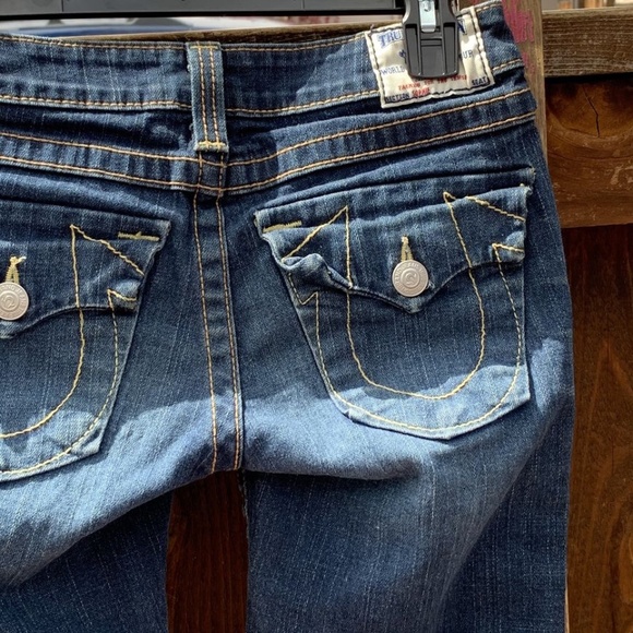 INVENTORY LIQUIDATION SALE! True Religion Long Cuffed Shorts Size 26 - Picture 6 of 6